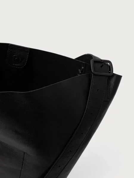 AllSaints чанта crossbody дамска от кожа ESME черно