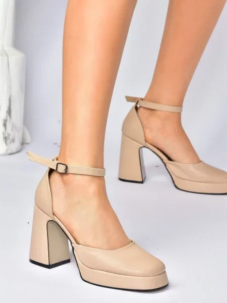 Salonarji Fox Shoes z visoko peto bež