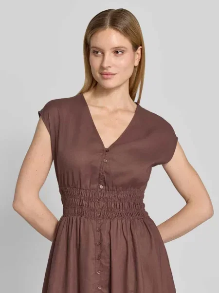 Sukienka do kolan z mieszanka lnu z listwa guzikowa Christian Berg Woman Selection