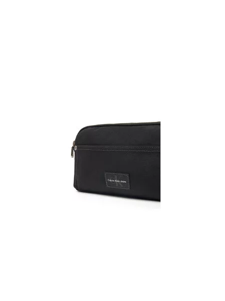 Taška cez rameno Calvin Klein Jeans Sport Essentials Camera Bag W čierna