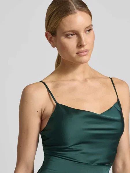 Sukienka midi w kroju regular fit z dekoltem na plecach model Ravenna' Vila