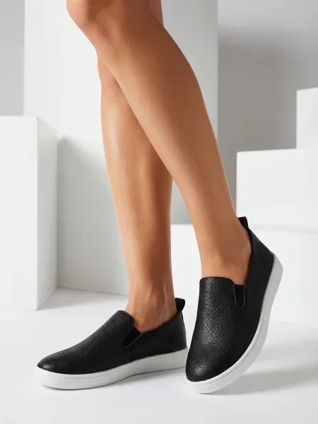 Sneakerși Resti negru