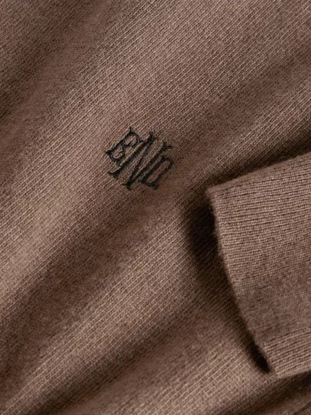 Sweter End.