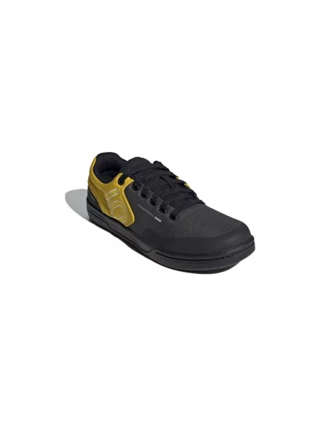 Pantofi Adidas