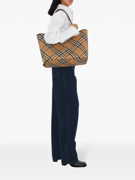 Shopperka Burberry w kratę