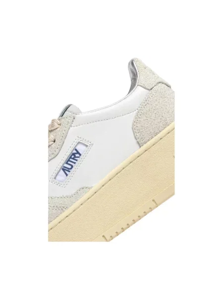 Sneakersy Autry białe