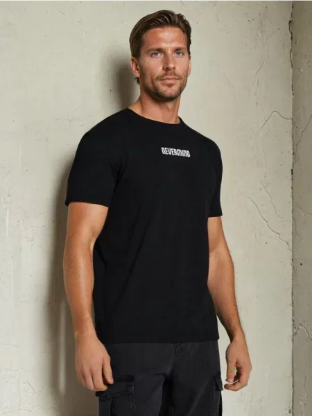 Футболка Sinsay с надписями черная