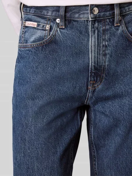Jeans o kroju straight fit z czystej bawełny w fasonie Calvin Klein Jeans niebieskie