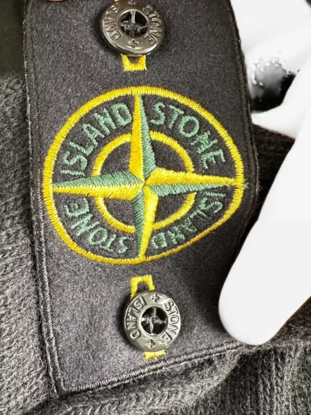 Sweter Stone Island z okrągłym dekoltem z kamieniami czarny