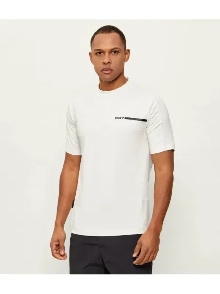 Tricou