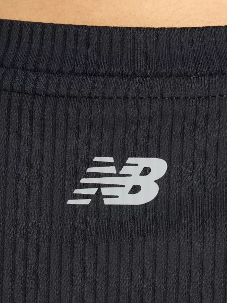 Футболка New Balance чорна