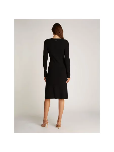 Sukienka Calvin Klein garniturowa czarna