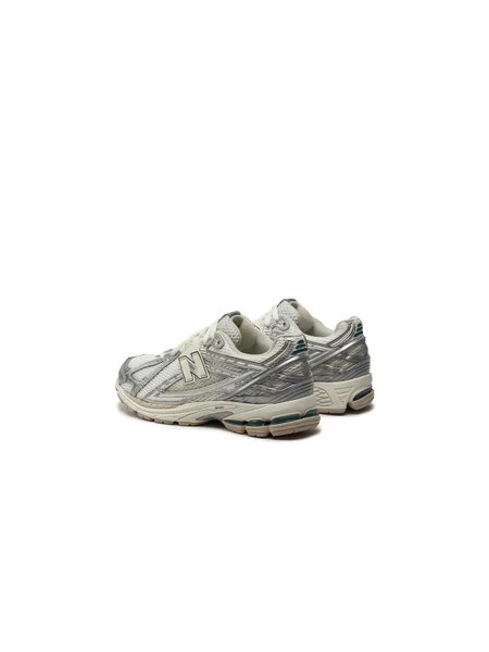 Superge New Balance siva