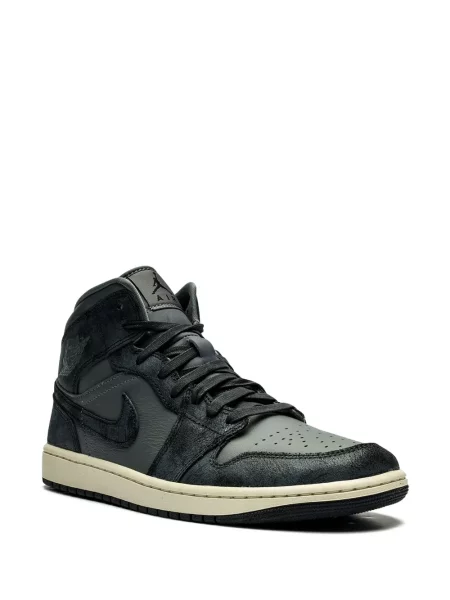 Sportbačiai Jordan Air Jordan 1 su nubrozdinimais pilka