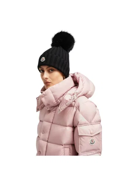 Czapka Moncler wełniana z pomponem czarna