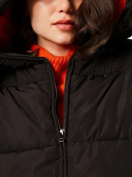 Geacă cu puf Twinset cu glugă negru