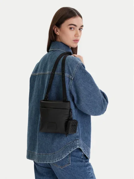 Geantă crossover Calvin Klein Puffer Utility Flatpack negru