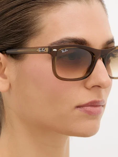 Ray-Ban napszemüveg barna