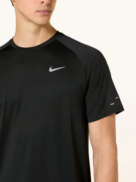 Běžecké tričko Nike Stride ADV black černé