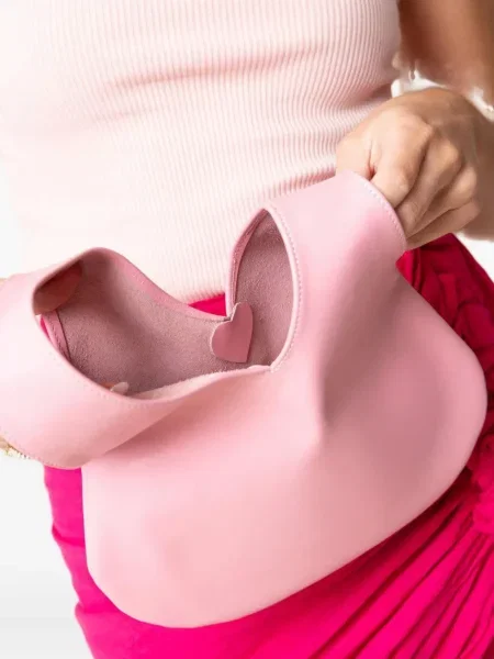 Geanta de piele Mary Smallwood din piele cu motiv cu inimi roz