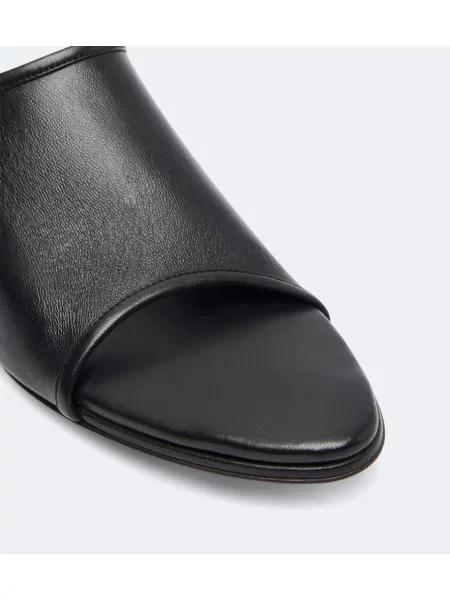 Kožené mules Christen na kline čierna