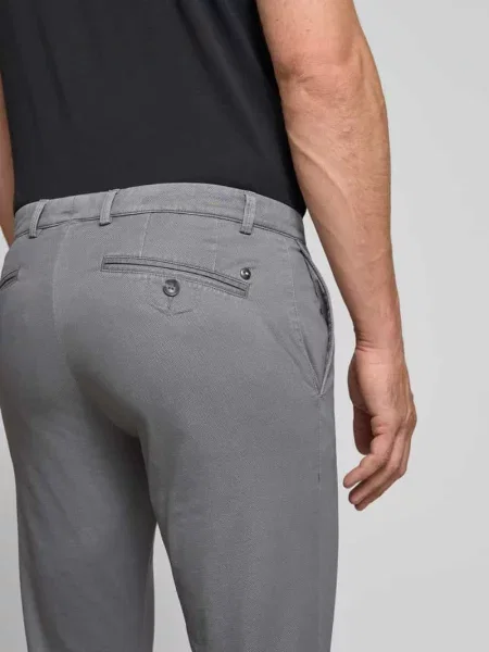 Chinos o kroju slim fit z mieszanki bawełny Bugatti