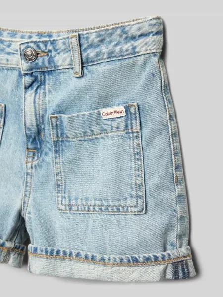 Szorty jeansowe z naszywanymi i Detal z logo Calvin Klein Jeans