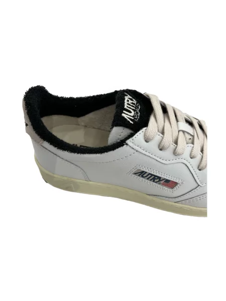 Sneakersy Autry skórzane białe