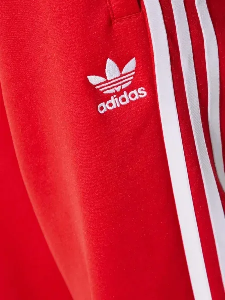 Pantaloni Adidas cu broderie roșu