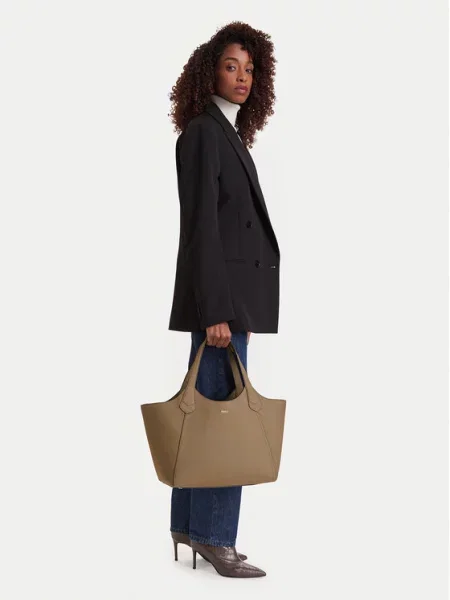 Дамска чанта BOSS кафяв