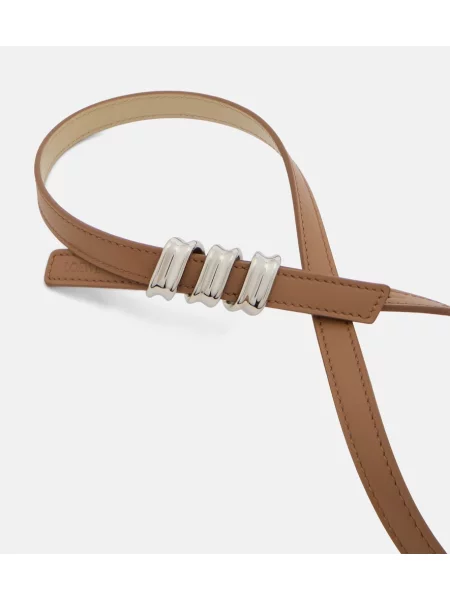 Cu centură curea Loewe din piele bej