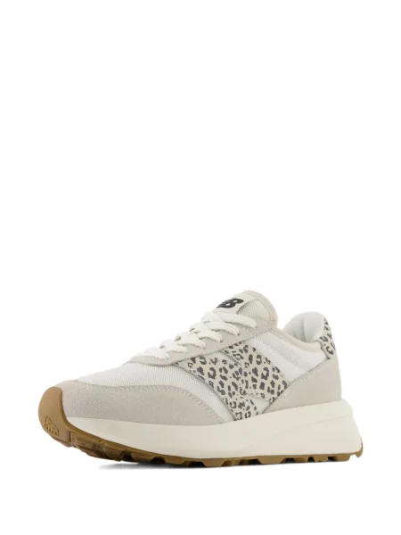 Tricou New Balance cu imagine din piele de căprioară cu model leopard gri