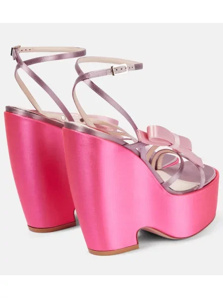 Sandale Roger Vivier cu funde din satin cu pană roz