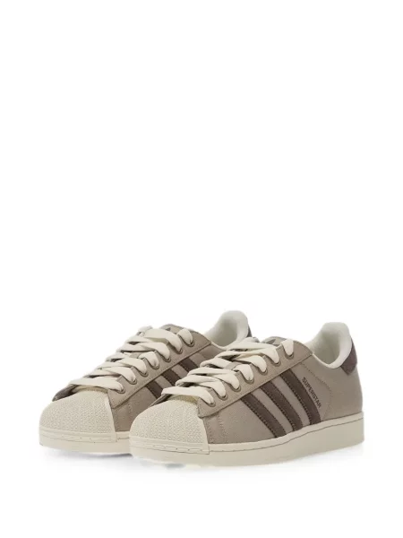 Grudnjak Adidas s autogramom smeđa