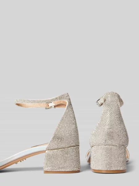 Sandały z obszyciem kamieniami stras model ‘GENA’ Steve Madden srebrne
