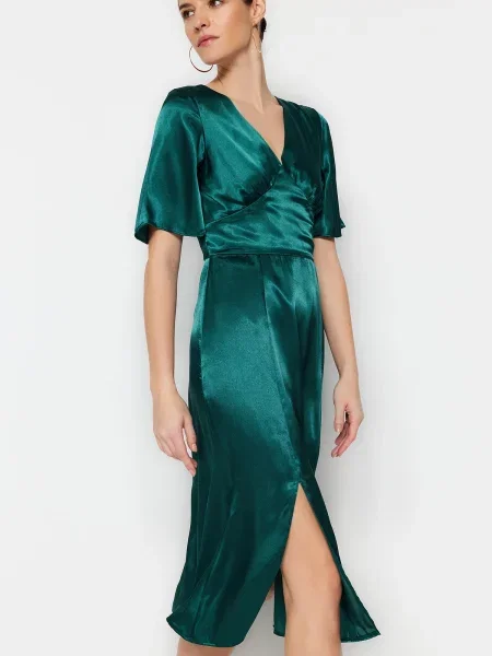Satynowa sukienka midi Trendyol zielona