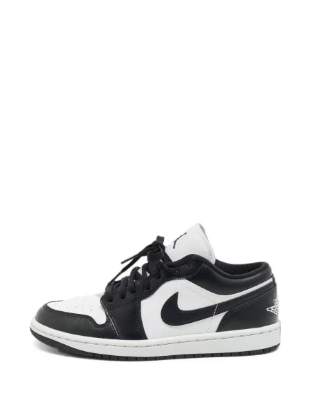 Sneakerși Jordan alb