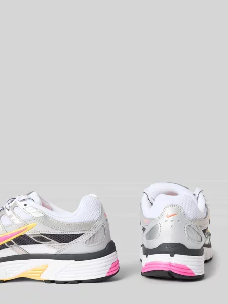Sneakersy z naszywką z logo model Nike białe