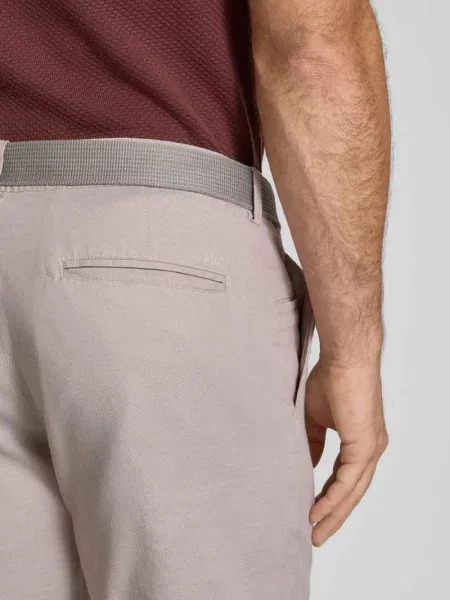 Szorty chinosy o kroju slim fit z z tyłu Mcneal beżowe