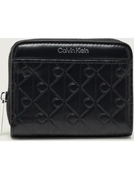 Calvin Klein Kis női pénztárca Emblem Aop Embossed Zip Around fekete