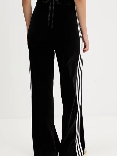 Velurové teplákové kalhoty adidas Originals Velvet široké high waist černá