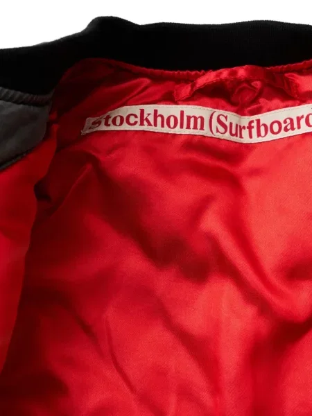 Яке тип бомбър Stockholm Surfboard Club с автограф черно