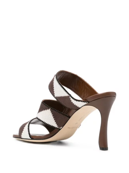 Σανδάλια Manolo Blahnik καφέ