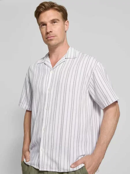 Koszula casualowa o kroju regular fit z mieszanki bawełny i dodatkiem lnu model ‘MONTANA’ Jack & Jones Premium oliwkowa
