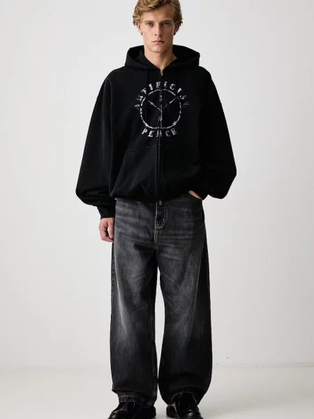 Свитер Vetements с капюшоном