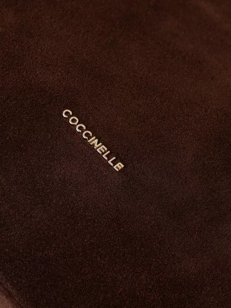 Coccinelle чанта с регулируема дръжка дамска от велур кафяво