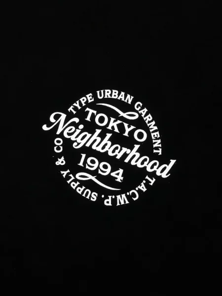 Тениска Neighborhood с принт черно