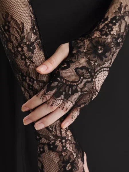 Mănuși 2310 Studio cu model floral din dantelă negru