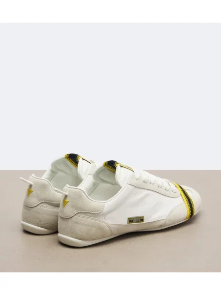 Sneakerși Fendi din piele de căprioară plic alb