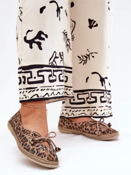 Usnjene balerinke Zazoo brez pet s potiskom